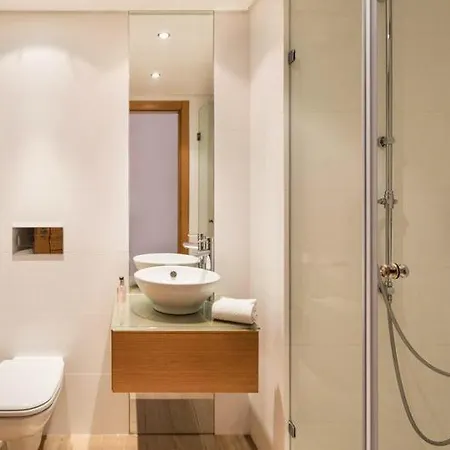 Sleeps 10 Air Con Wifi *