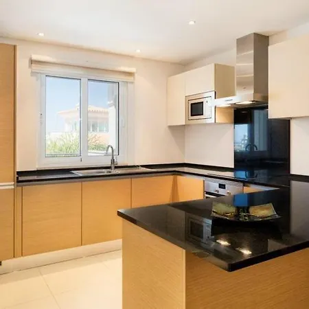 Sleeps 10 Air Con Wifi 빌라