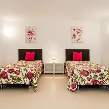 Sleeps 10 Air Con Wifi *