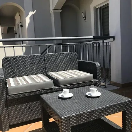 Βίλα Sleeps 10 Air Con Wifi Almancil